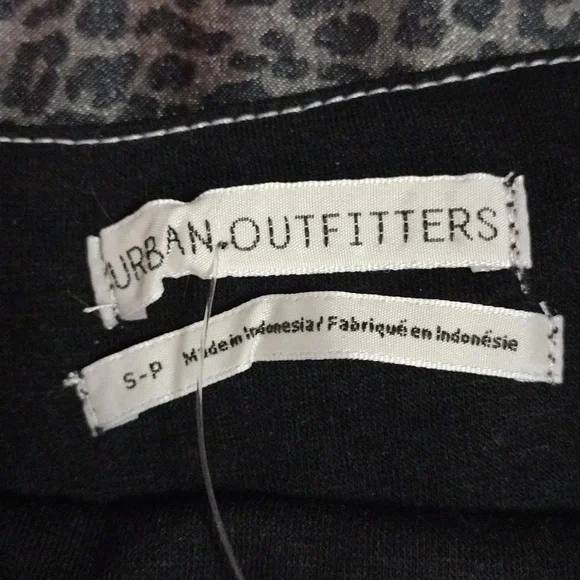 Urban outfitters black cami size small NWT - Picture 3 of 4